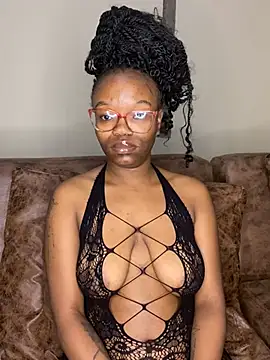 YummyMelanin117 online show from 02-11-26, 11:21