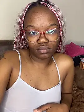 Snapshot of YummyMelanin117 chatting on 05-21-26, 04:41 YummyMelanin117 online show from 05-21-26, 04:41