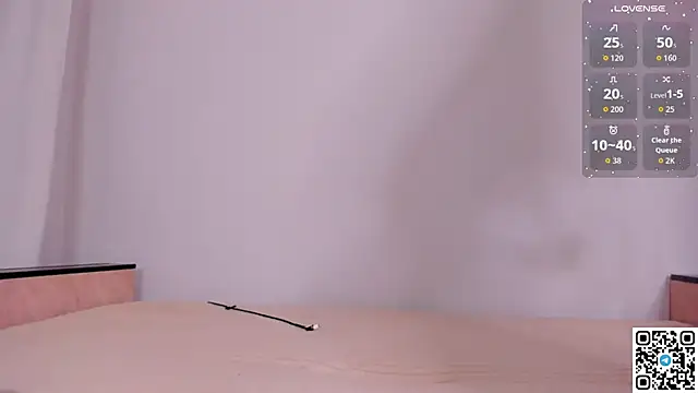 Snapshot of emmelieflorence chatting on 10-25-25, 06:24 emmelieflorence online show from 10-25-25, 06:24