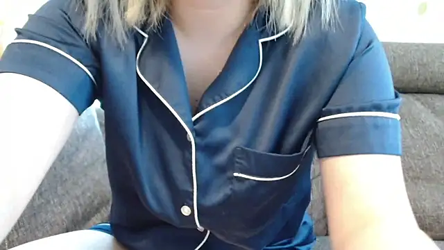 saratannn online show from 10-15-25, 11:49