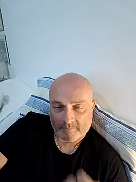 Alexis Bull online show from 10-03-25, 06:16