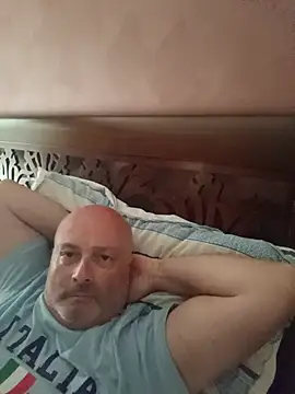 Snapshot of Alexis_Bull chatting on 07-16-26, 01:28 Alexis Bull online show from 07-16-26, 01:28