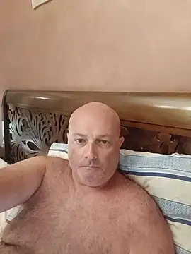 Snapshot of Alexis_Bull chatting on 07-19-26, 05:38 Alexis Bull online show from 07-19-26, 05:38