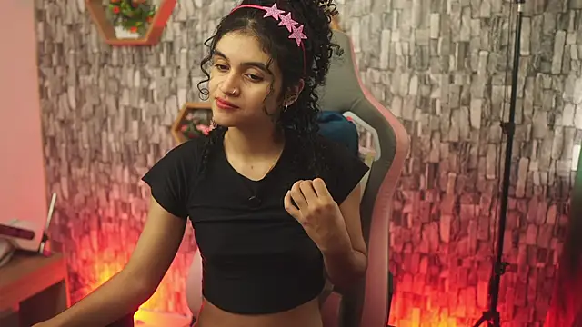 Snapshot of bonniie_98_ chatting on 04-18-26, 05:06 bonniie 98 online show from 04-18-26, 05:06