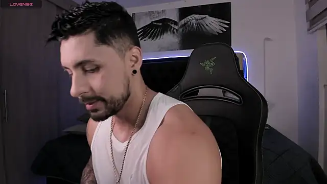 santi aesthetic online show from 03-26-26, 02:39