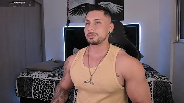 Snapshot of santi_aesthetic chatting on 06-05-26, 06:52 santi aesthetic online show from 06-05-26, 06:52