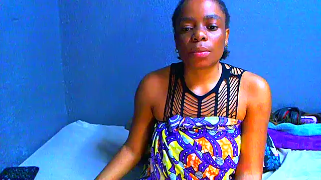 Snapshot of SMALLBOOBSXX chatting on 06-11-26, 05:33 SMALLBOOBSXX online show from 06-11-26, 05:33