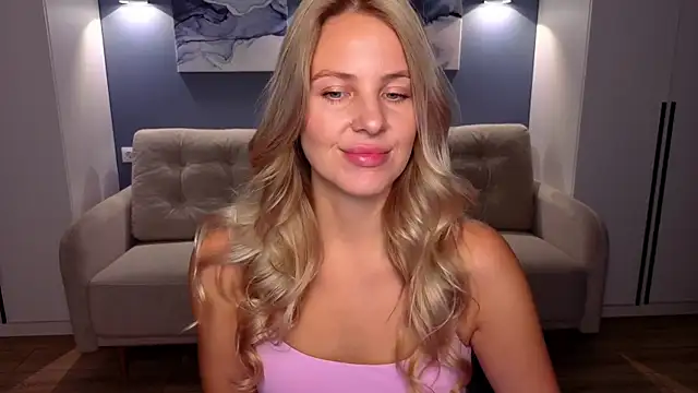 Snapshot of MelanieBennett chatting on 10-03-25, 06:10 MelanieBennett online show from 10-03-25, 06:10