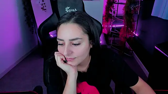 ValeriiMills online show from 10-28-25, 02:20