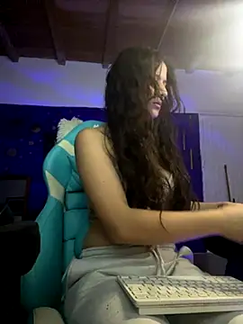 Snapshot of venusgh_ chatting on 10-10-25, 04:11 venusgh  online show from 10-10-25, 04:11