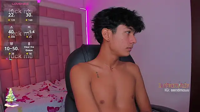 OliverTwinky online show from 11-21-25, 04:49