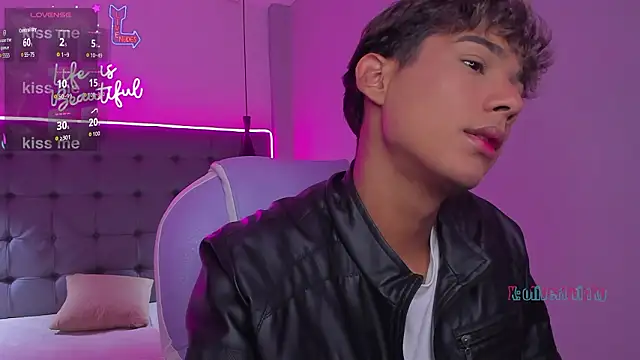 OliverTwinky online show from 02-02-26, 01:10