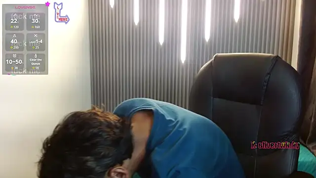 OliverTwinky online show from 02-17-26, 09:21