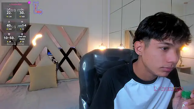 OliverTwinky online show from 02-19-26, 03:08