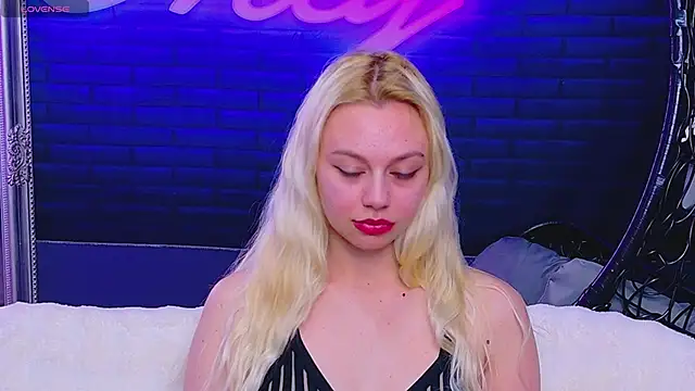 Snapshot of AlessiaCroft chatting on 05-06-26, 04:08 AlessiaCroft online show from 05-06-26, 04:08