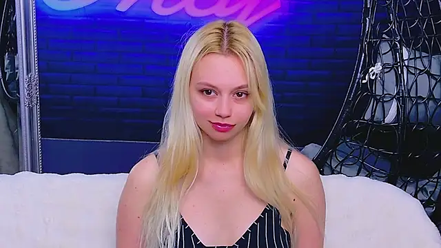 Snapshot of AlessiaCroft chatting on 05-12-26, 03:58 AlessiaCroft online show from 05-12-26, 03:58