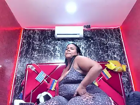 Snapshot of WALESKABBW_ASS chatting on 07-16-26, 12:33 WALESKABBW ASS online show from 07-16-26, 12:33