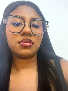 Snapshot of Emmily_Vargas chatting on 09-26-25, 08:24 Emmily Vargas online show from 09-26-25, 08:24