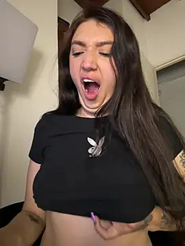 Snapshot of Mia__Gray chatting on 06-08-26, 01:28 Mia Gray online show from 06-08-26, 01:28