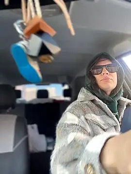 MeekyRich online show from 04-18-26, 03:10