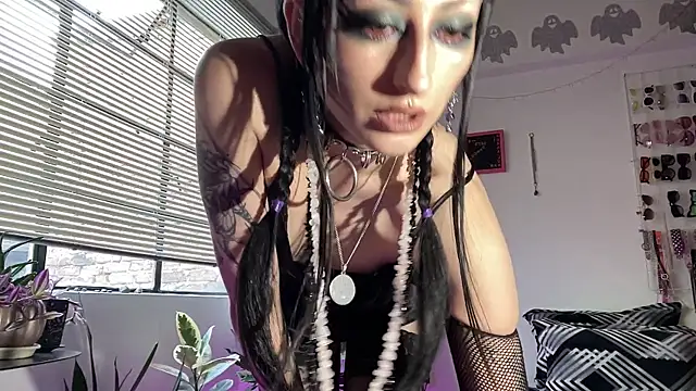 Snapshot of ELENA_UMBRA chatting on 05-29-26, 09:57 ELENA UMBRA online show from 05-29-26, 09:57