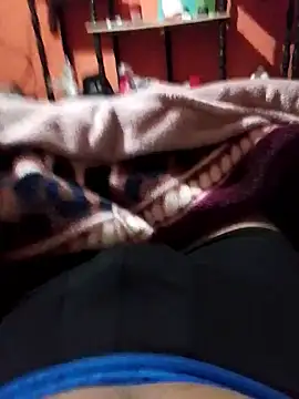 luuiss12 online show from 04-08-26, 12:05