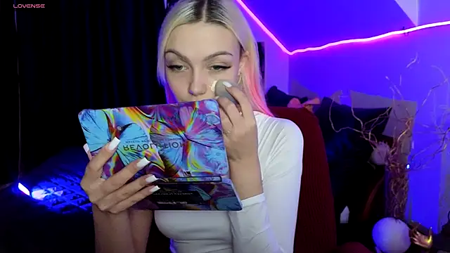 LinaLirian online show from 11-23-25, 02:06