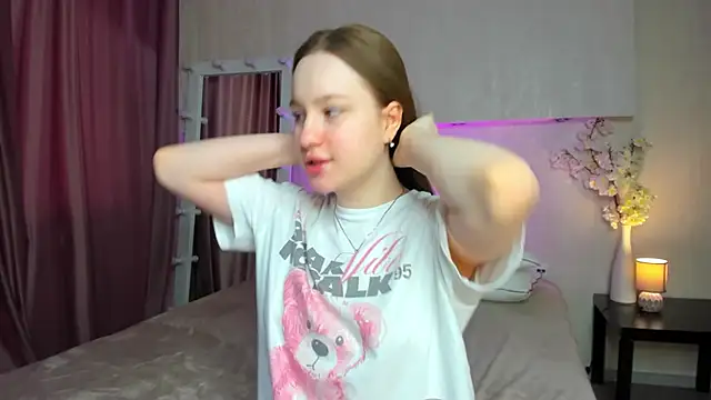 Candy Cansew online show from 04-12-26, 01:10