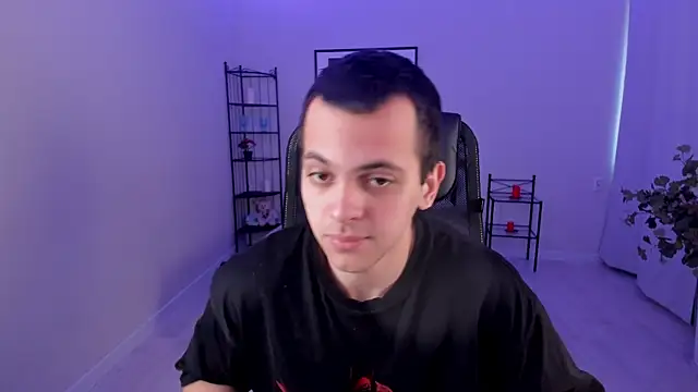 Guido Grossi online show from 03-22-25, 05:49