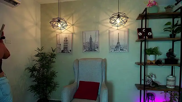  Victoria Collins online show from 02-04-26, 11:16