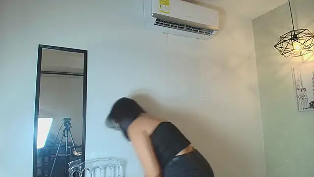  Victoria Collins online show from 04-01-26, 11:44