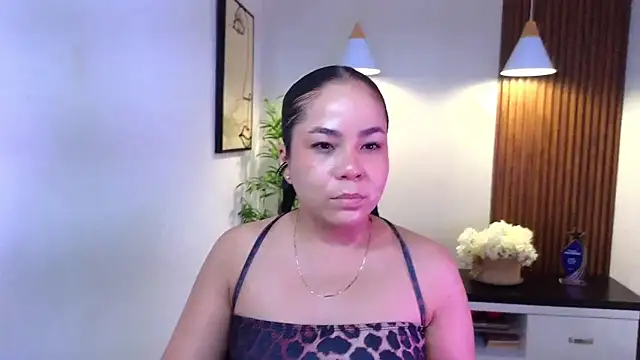 Victoria Collins online show from 05-26-26, 04:03