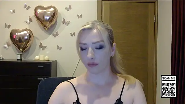 Snapshot of Wild_Silk_Desire chatting on 06-14-26, 03:36 Wild Silk Desire online show from 06-14-26, 03:36