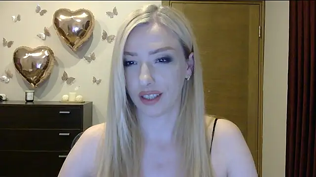 Snapshot of Wild_Silk_Desire chatting on 06-22-26, 04:26 Wild Silk Desire online show from 06-22-26, 04:26