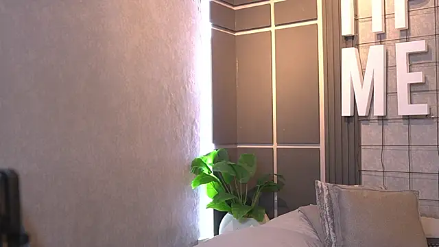 Snapshot of Susan_wall chatting on 04-28-26, 01:05 Susan wall online show from 04-28-26, 01:05