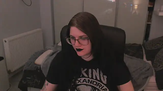 Snapshot of GothSuccubusBabe chatting on 06-21-26, 11:18 GothSuccubusBabe online show from 06-21-26, 11:18