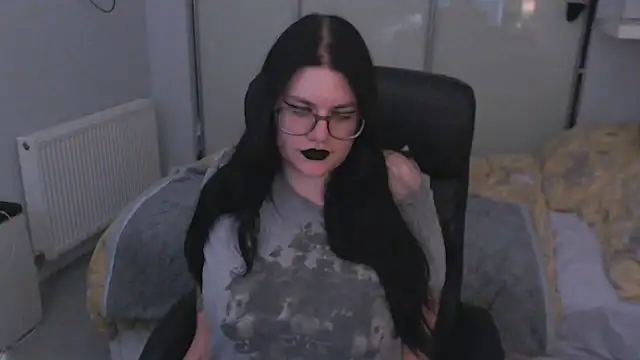 Snapshot of GothSuccubusBabe chatting on 07-21-26, 09:39 GothSuccubusBabe online show from 07-21-26, 09:39