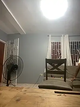 Snapshot of simp699999 chatting on 11-22-25, 04:11 simp699999 online show from 11-22-25, 04:11