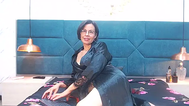 amanda ramirez online show from 03-24-26, 10:15