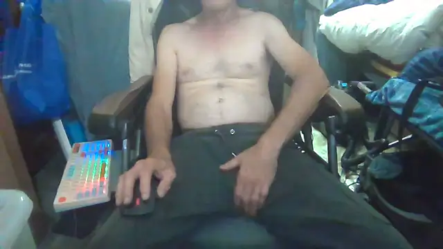 Lovyourpuss online show from 04-22-26, 12:18