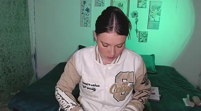 Snapshot of mariaana__222 chatting on 03-22-25, 05:39 mariaana 222 online show from 03-22-25, 05:39