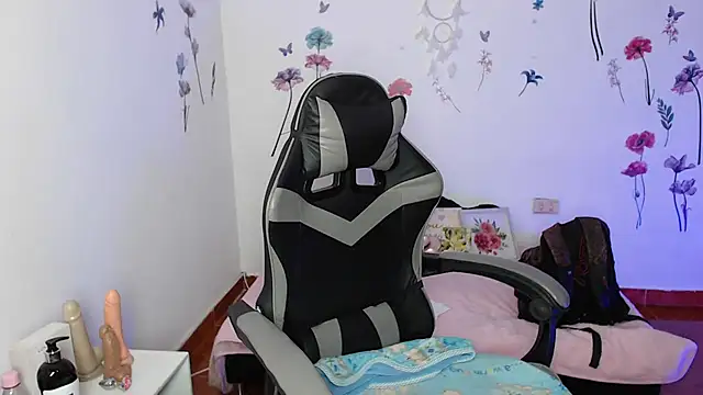 mariaana  222 online show from 03-12-26, 04:07