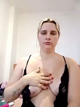 JessicaItalia online show from 11-08-25, 10:26