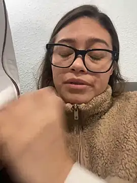 Snapshot of kate_rabittsex chatting on 01-18-25, 01:08 kate rabittsex online show from 01-18-25, 01:08