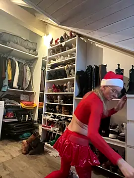 Snapshot of LucyLingerie78 chatting on 12-16-25, 12:32 LucyLingerie78 online show from 12-16-25, 12:32