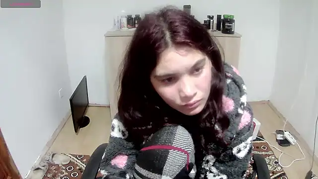 Snapshot of MalloryMyers chatting on 09-25-25, 05:27 MalloryMyers online show from 09-25-25, 05:27