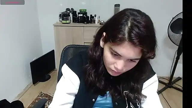 Snapshot of MalloryMyers chatting on 10-12-25, 08:30 MalloryMyers online show from 10-12-25, 08:30