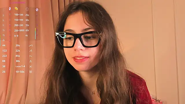 Snapshot of JulianaChapel chatting on 09-13-25, 08:36 JulianaChapel online show from 09-13-25, 08:36