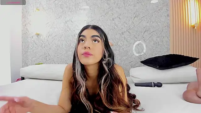 Antonella west online show from 10-10-25, 08:08