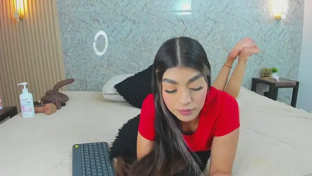 Snapshot of Antonella_west chatting on 05-22-26, 09:53 Antonella west online show from 05-22-26, 09:53